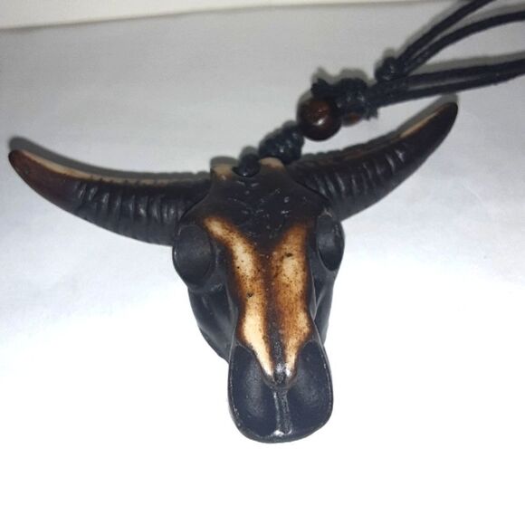Hand CRAFTED UNISEX brown bull head pendant with adjustable necklace - Picture 3 of 8